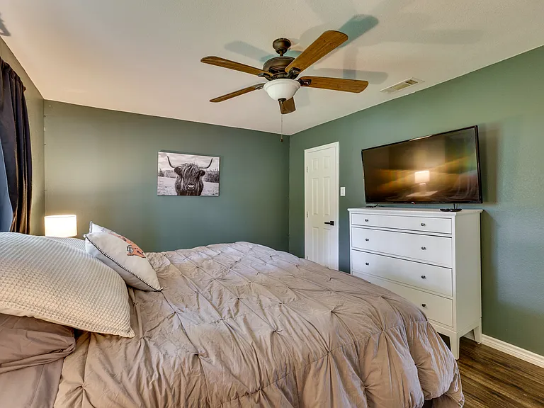 4002 Commonwealth Dr — Photo 20