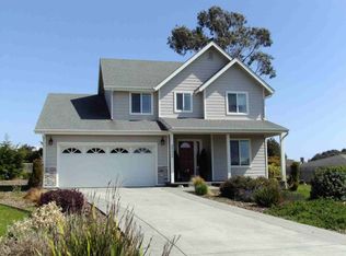 96420 Oceanside Dr E, Brookings, OR 97415