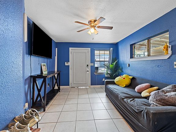 4th image of 3367 Sadler St