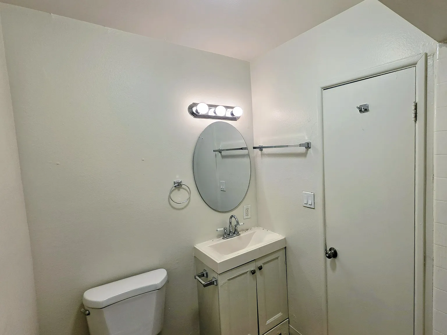 4378 N Sepulveda Ave — Photo 1