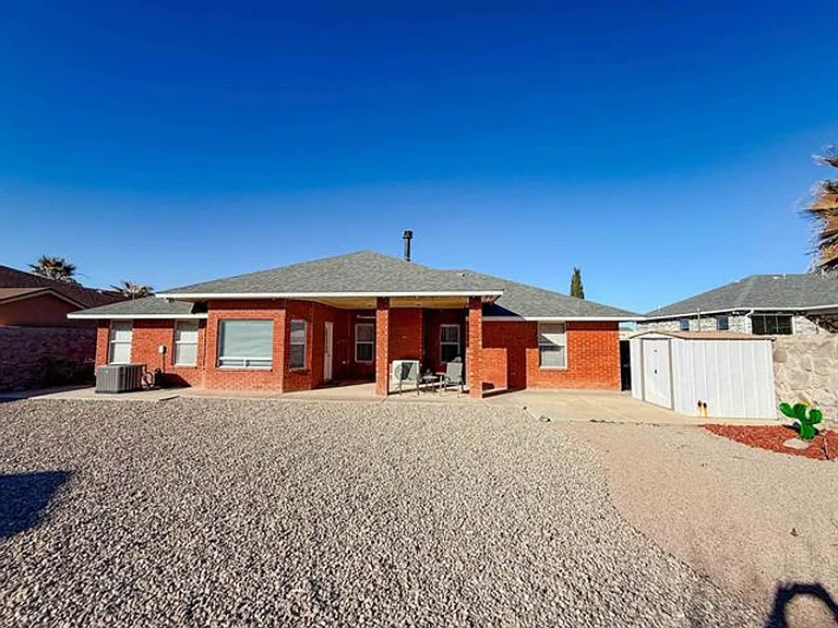 2409 Saguaro Loop — Photo 36