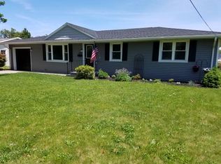 1512 S 9th St, Mattoon, IL 61938