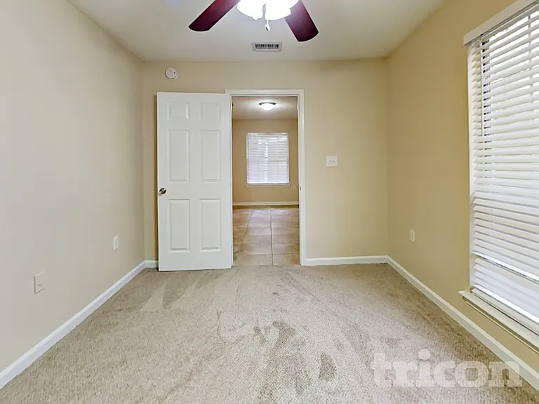 832 Worth Rd — Photo 16