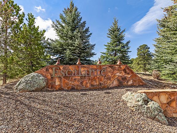 3rd image of 1113 REDWALL Way