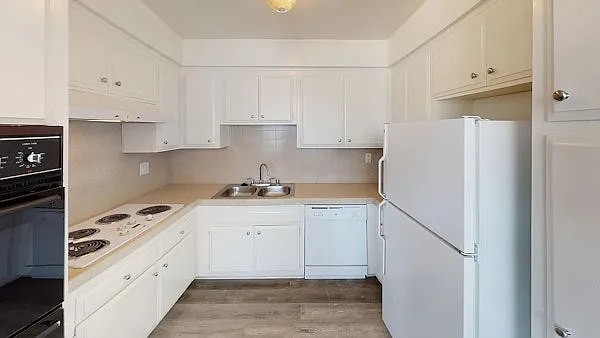 RMN - Romaine Apartments