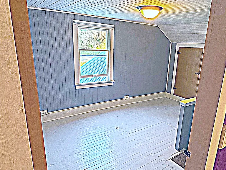 114 Tioga St — Photo 16