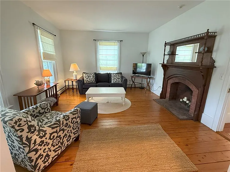 9 Union St #1 — Photo 4
