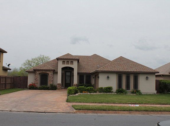 3rd image of 6725 Stone Oak Dr