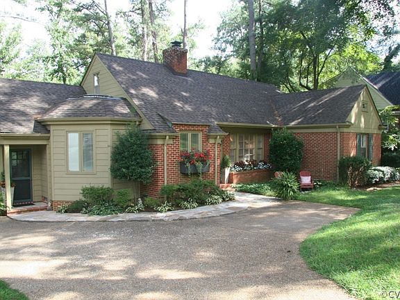 2nd image of 405 West Drive Cir