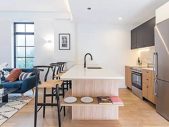 4th image of 25 Bruckner Blvd APT 4K