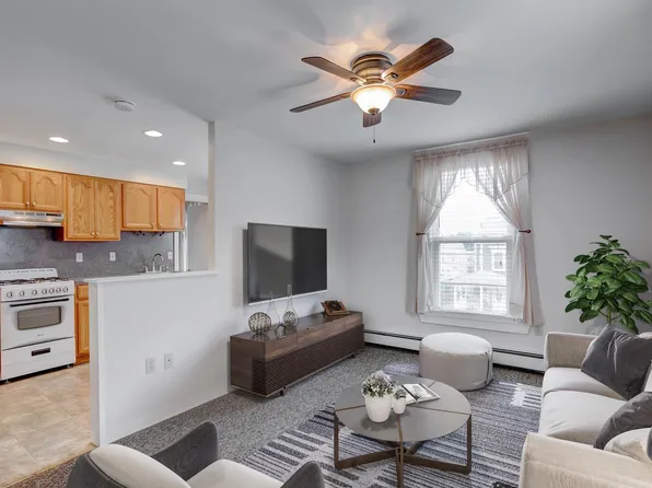122 Lowell St #3, Peabody, MA 01960
