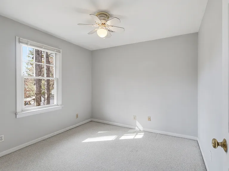 135 Sycamore St — Photo 23