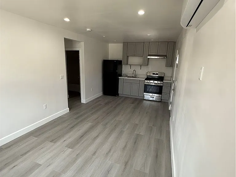 9011 Oneida Ave — Photo 5