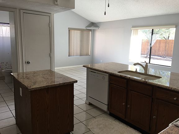 3rd image of 4901 W Manatee Dr