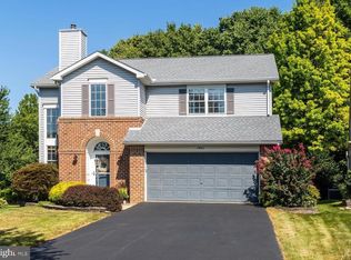 1883 Meadow Ridge Dr, Hummelstown, PA 17036