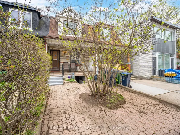 102 Bartlett Ave, Toronto, ON M6H 3E6
