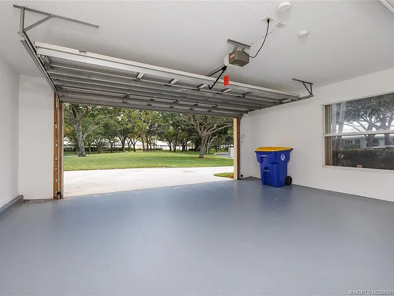 2198 SW Mayflower Dr — Photo 32