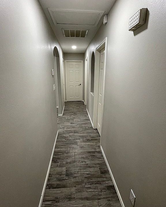2nd image of 2300 Linsay Ave