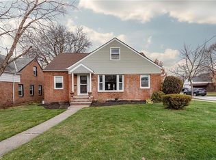 23717 E Baintree Rd, Beachwood, OH 44122