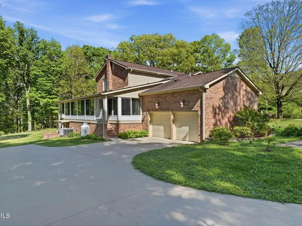 308 Scenic Dr, Lebanon, VA 24266