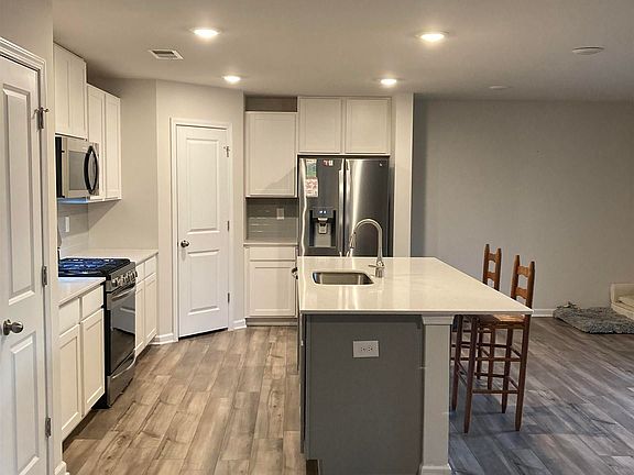 4th image of 255 Anna Gray Cir