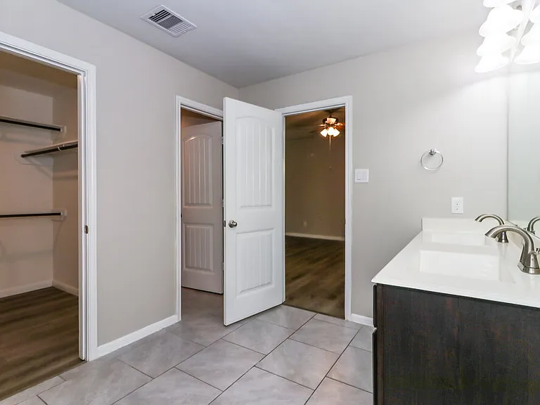 407 Ashley Falls Ln — Photo 11