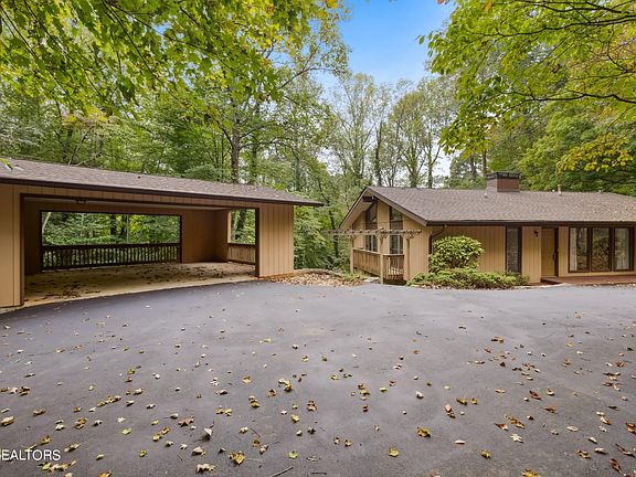 2nd image of 2520 SW Tall Pine Ln