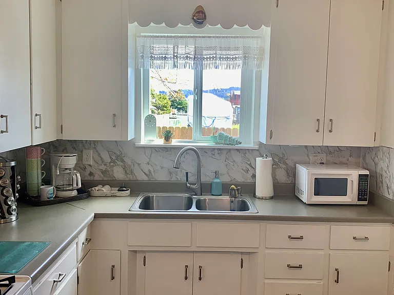 171 Perch St — Photo 10