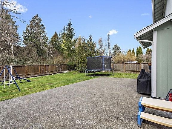2nd image of 11117 184th Avenue Pl E