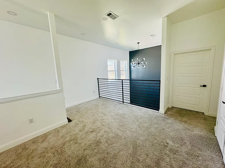 2906 Jim St — Photo 13