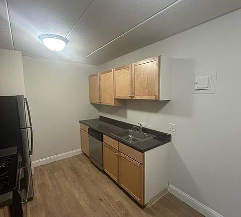 3rd image of 24 Highland Pl #2