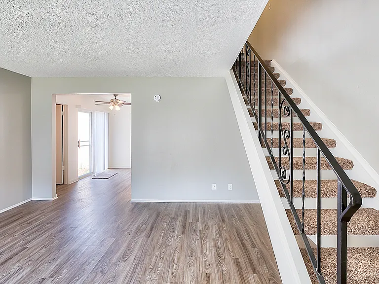 690 W San Jose Ave — Photo 11