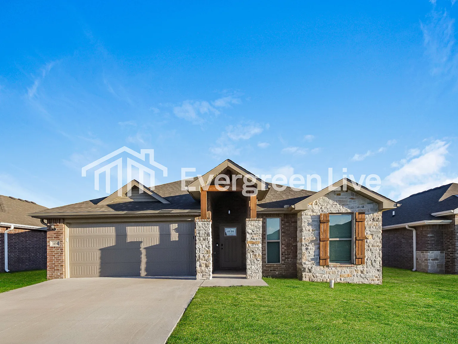 3 bed, 2.0 bath, 1749 sqft, $1,545 — Photo 1