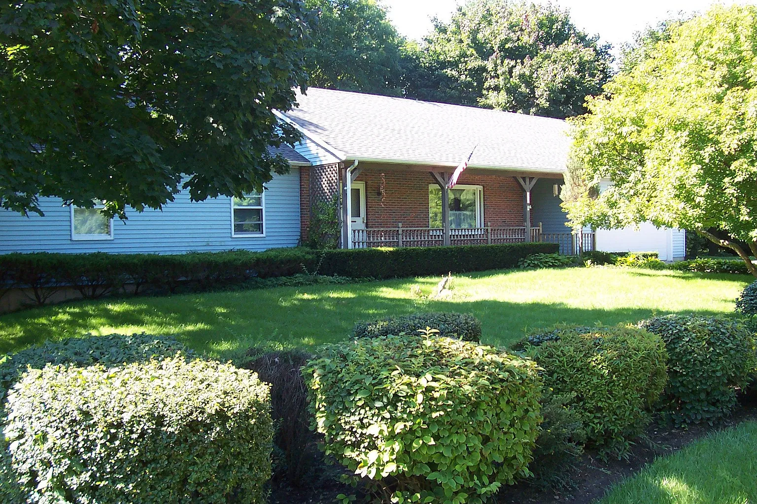 822 Smith Ave photo 1