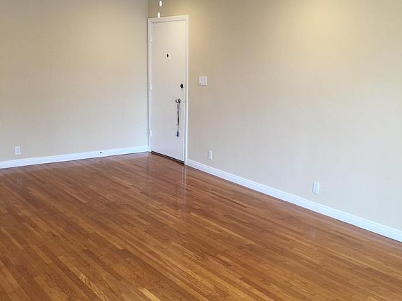 Front Entrance (Living Room)