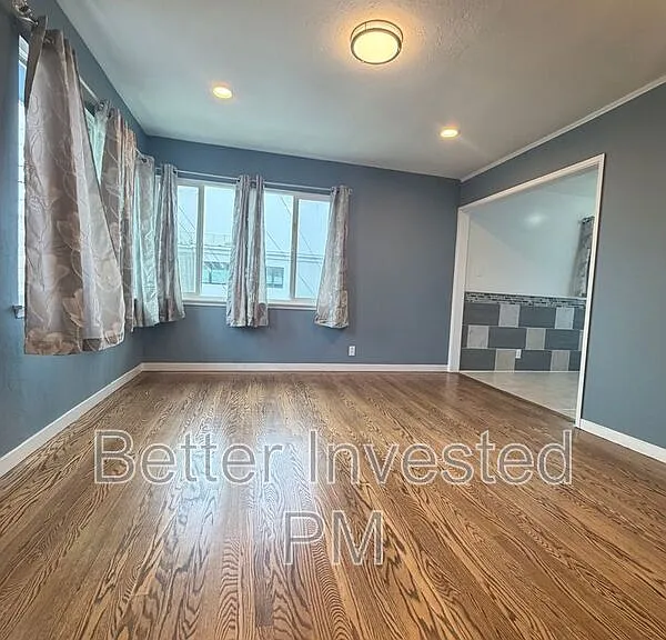 2400 39th Ave #5 — Photo 6