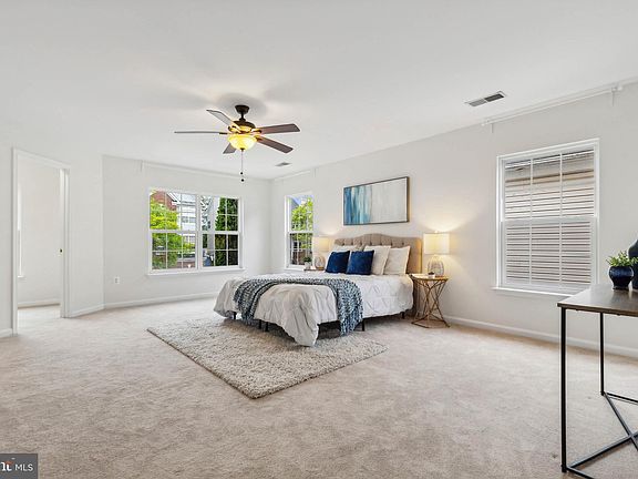 4th image of 2981 Caribbean Ct