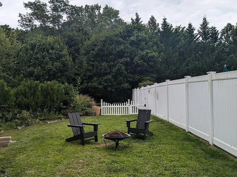 private side yard