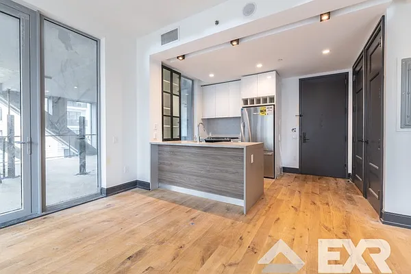 Rented by The KCI Group | media 33
