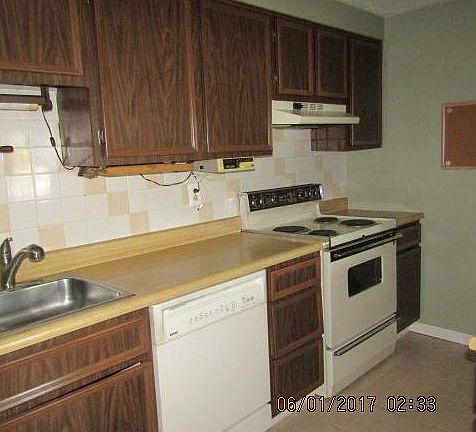 3rd image of 950 Wood Hollow Dr