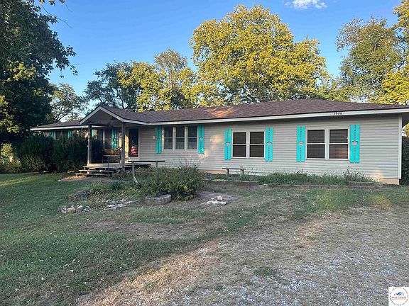 2nd image of 3960 Suburban Ln