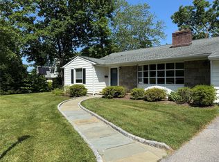 3 Stonewall Ln, Mamaroneck, NY 10543