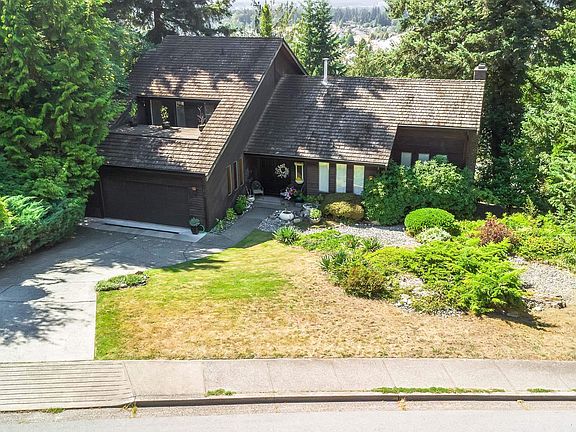 3rd image of 2704 Saint Moritz Way