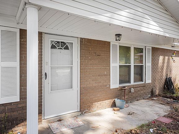 4th image of 29 Waterfront Dr