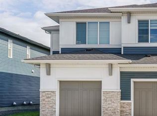 179 S Willow Pl, Cochrane, AB T4C2S6