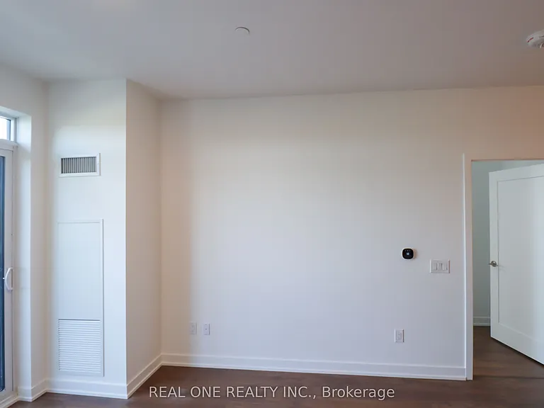 5105 Hurontario St #617 — Photo 13