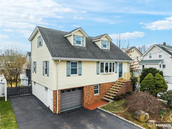 1 Gertz Ave, Little Ferry, NJ 07643