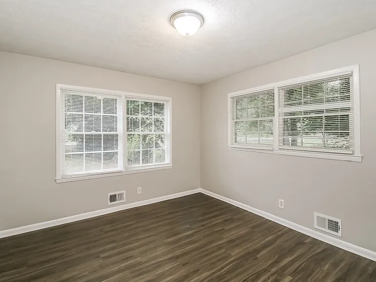 1210 Maple St SE — Photo 13