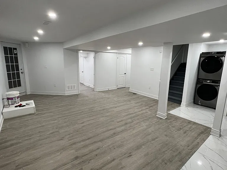 46 Starry Cres #BASEMENT — Photo 8