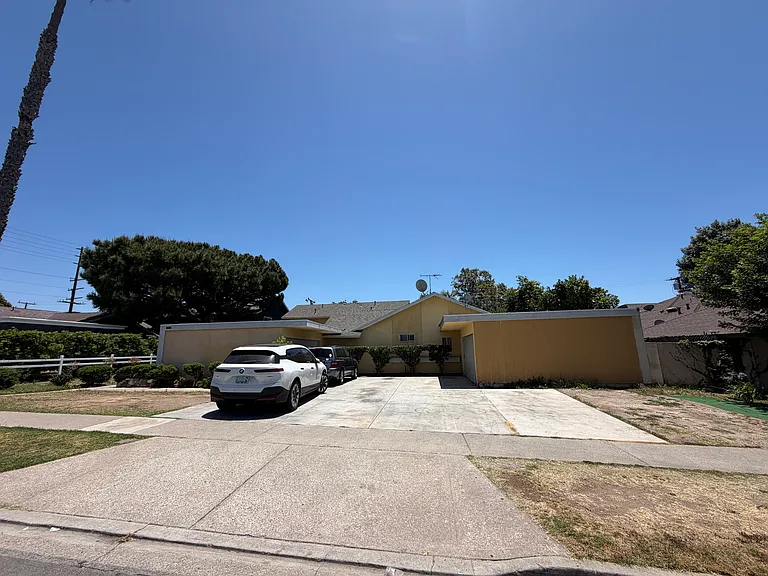 14522 Del Amo Ave #D — Photo 3